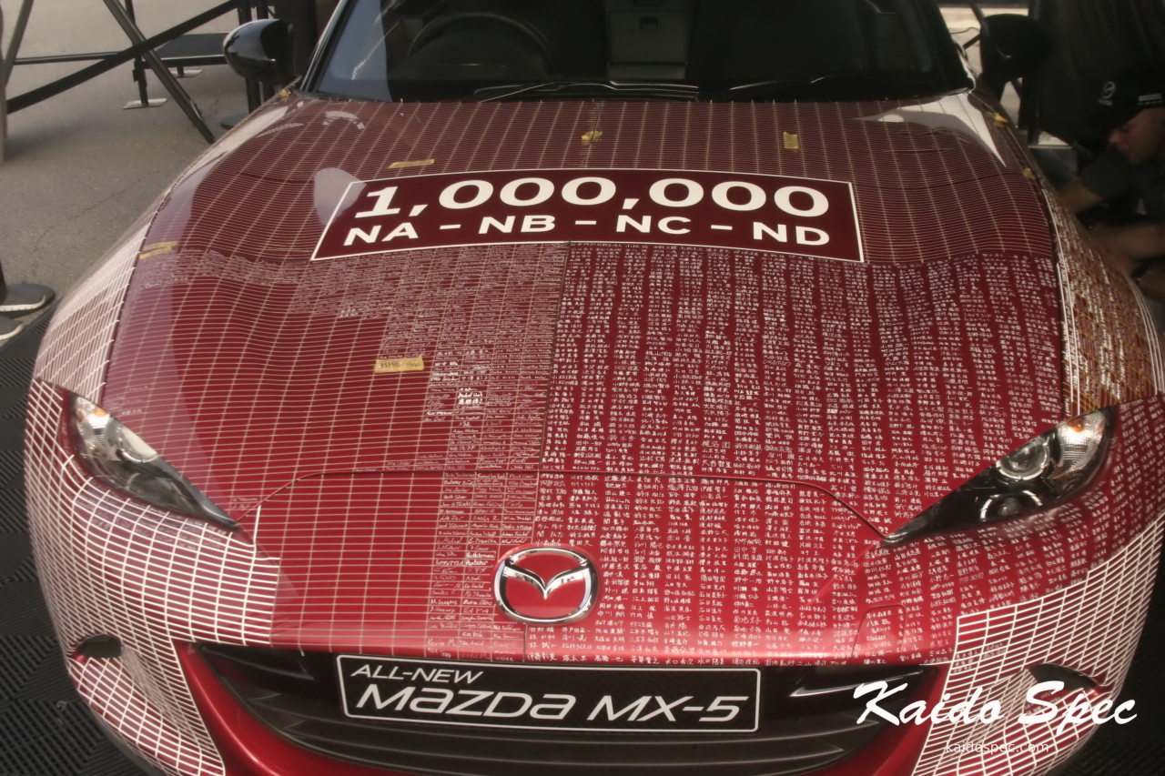 The hood is mostly covered in kanji from the lucky folks in Japan who got to sign it first.